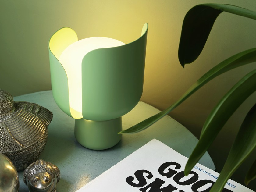 Blom Table Lamp by Fontana Arte Lamps Blom Table Lamp by Fontana Arte Lamps